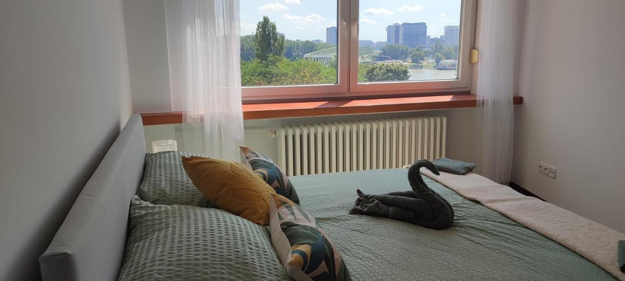 Danube Riverside Apartment With Quite Workplace Pozsony Kültér fotó